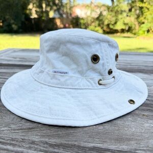 Vintage Ultimate Hat Co. White Cotton Brass‎ & Chin Strap Made in USA 7 5/8